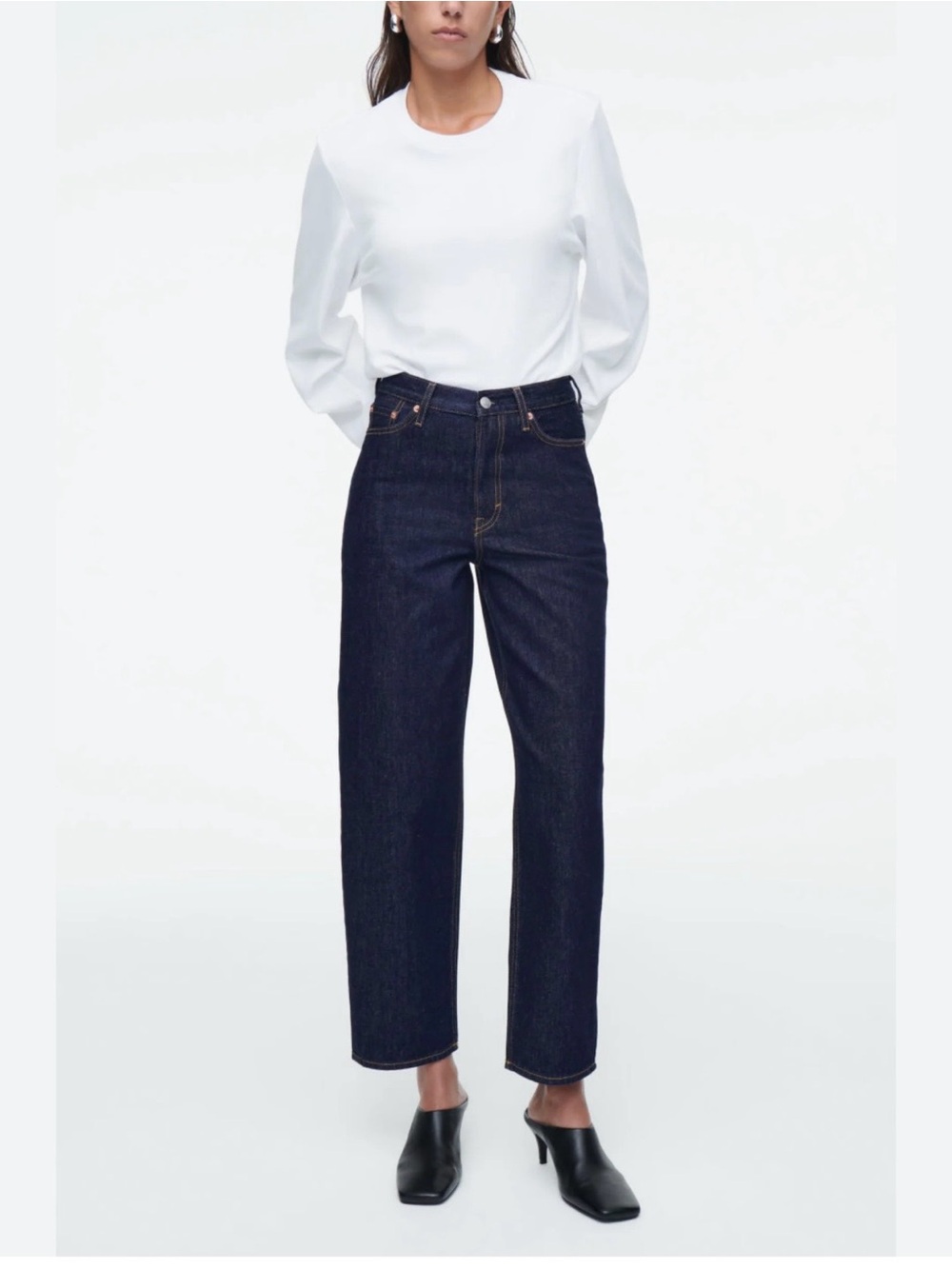 COS Arch Tapered Jeans in Indigo / Dark Blue